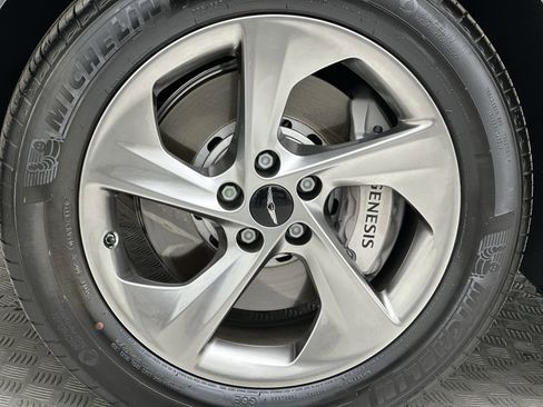 Certified 2026 Genesis GV70 2.5T Advanced image 10