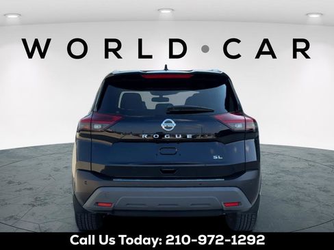 Used 2021 Nissan Rogue SL image 4