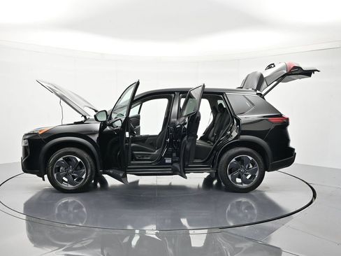 Certified 2024 Nissan Rogue SV FWD image 45