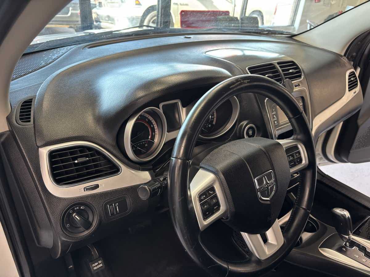 Used 2016 Dodge Journey SE w/ Flexible Seating Group FWD image 13