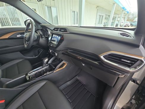 Used 2023 Chevrolet TrailBlazer ACTIV w/ Sun and Liftgate Package image 29