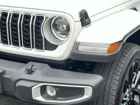 Certified 2025 Jeep Wrangler Unlimited Sahara AWD/4WD image 10