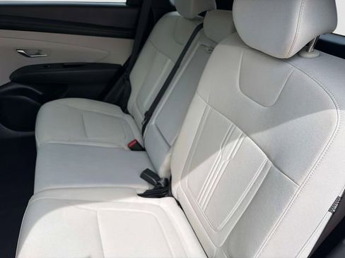 Used 2025 Hyundai Tucson SEL FWD image 13