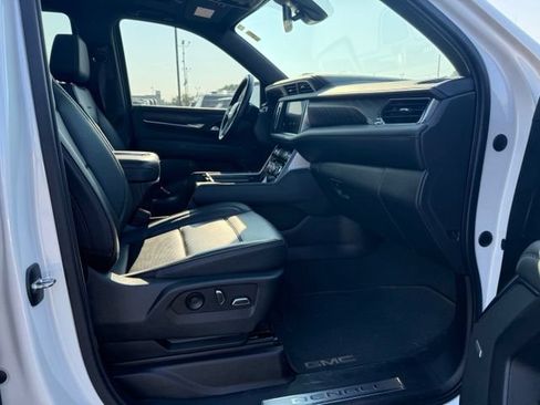 Used 2022 GMC Yukon Denali AWD/4WD image 7