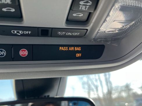 Used 2019 GMC Acadia SLT w/ LPO, Black Accent Package image 11