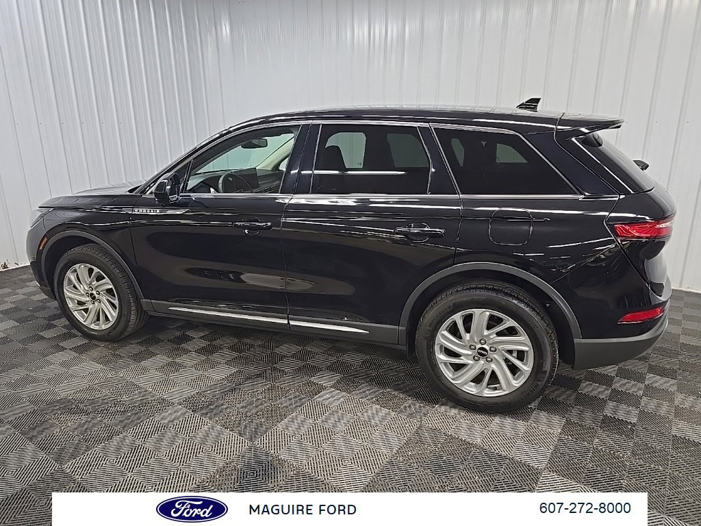 Used 2024 Lincoln Corsair AWD image 4