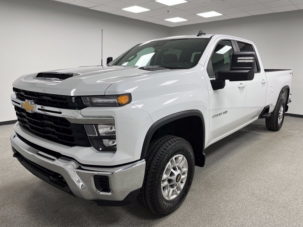 Used 2026 Chevrolet Silverado 2500 LT AWD/4WD image 4