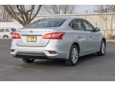 Used 2019 Nissan Sentra SV image 3