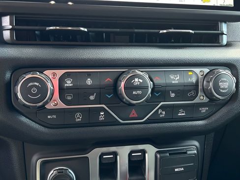New 2026 Jeep Wrangler Sport AWD/4WD image 18