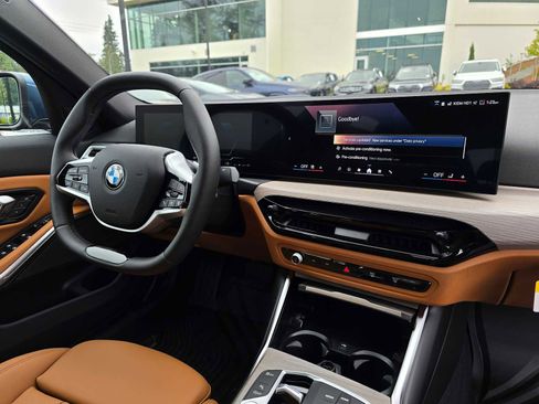 Used 2025 BMW 330i xDrive 330i xDrive w/ Premium Package image 12