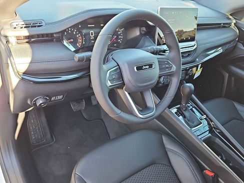 New 2026 Jeep Compass Latitude image 10