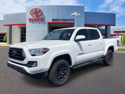Used 2022 Toyota Tacoma SR5 w/ Technology Package RWD image 5