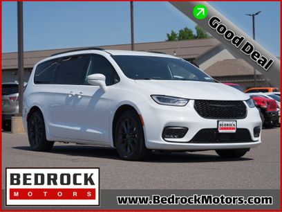 Used 2021 Chrysler Pacifica Touring-L w/ S Appearance Package
