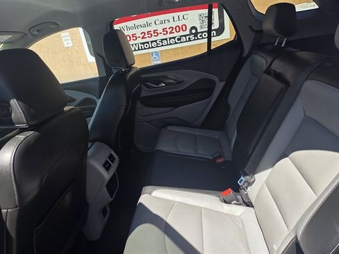 Used 2023 GMC Terrain SLT w/ Infotainment Package II FWD image 10