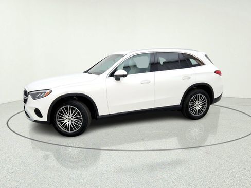 Certified 2025 Mercedes-Benz GLC 300 4MATIC image 15