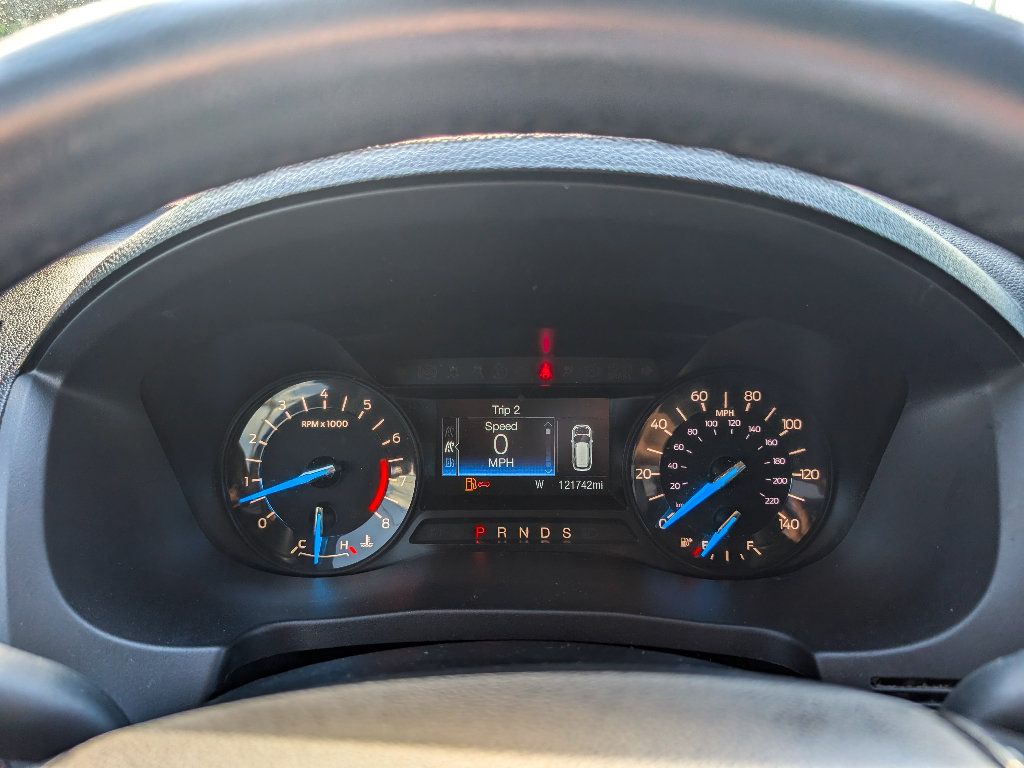 Used 2018 Ford Explorer XLT AWD/4WD image 23
