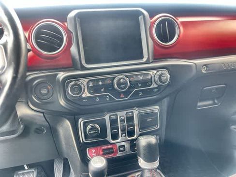 Used 2018 Jeep Wrangler Unlimited Rubicon AWD/4WD image 18