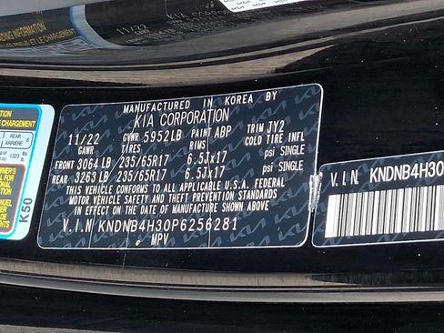 Used 2023 Kia Carnival LX FWD image 26