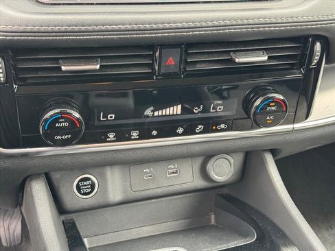 Certified 2023 Nissan Rogue SV AWD/4WD image 21