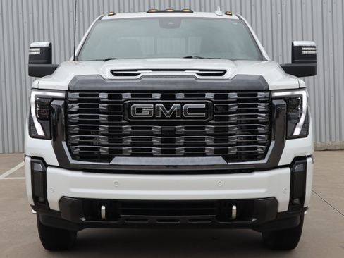 Used 2024 GMC Sierra 3500 Denali Ultimate AWD/4WD image 12