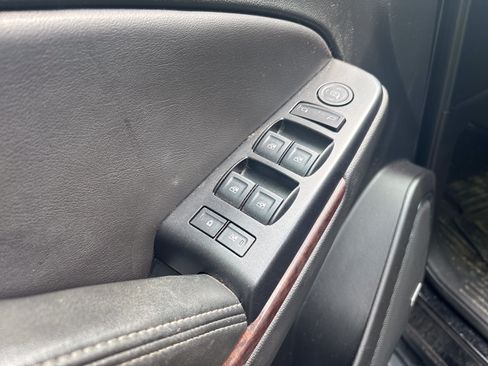 Used 2018 GMC Yukon SLE w/ SLE Value Package AWD/4WD image 18