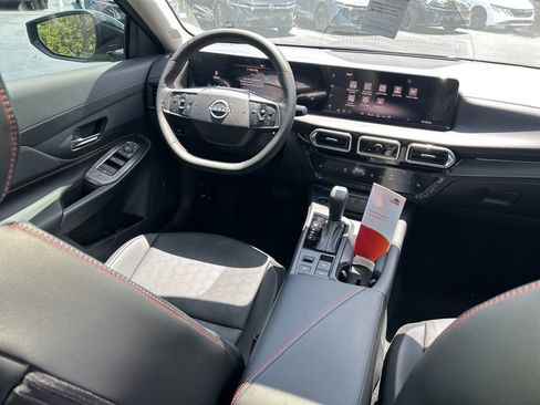 New 2026 Nissan Sentra SR w/ SR Premium Package FWD image 10