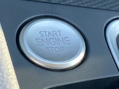 Used 2024 Volkswagen Jetta SE image 19