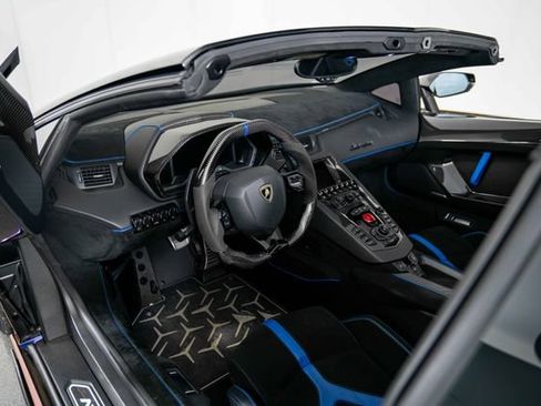 Used 2021 Lamborghini Aventador SVJ AWD/4WD image 16