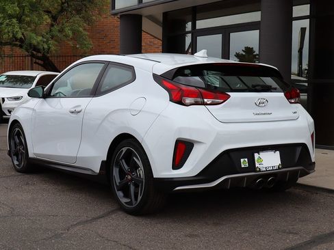 Used 2019 Hyundai Veloster Turbo FWD image 9