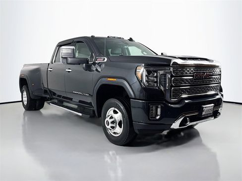 Used 2020 GMC Sierra 3500 Denali w/ Denali Ultimate Package image 3