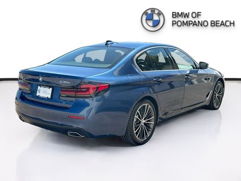 Certified 2023 BMW 530e xDrive w/ Premium Package AWD/4WD image 7