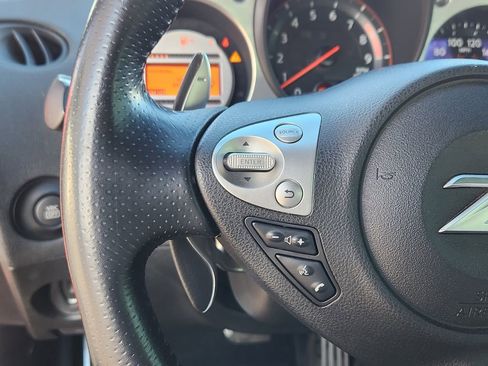 Used 2009 Nissan 370Z Touring w/ Sport Pkg image 8