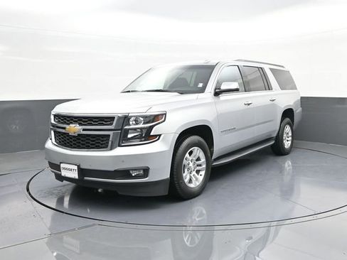 Used 2019 Chevrolet Suburban LT AWD/4WD image 32