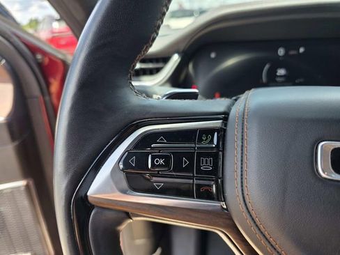 Used 2022 Jeep Grand Cherokee L Summit w/ Luxury Tech Group V AWD/4WD image 14