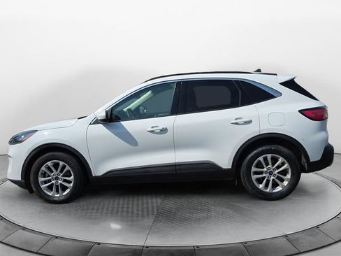 Used 2021 Ford Escape SE FWD image 2