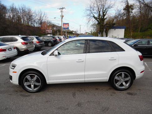 Used 2015 Audi Q3 2.0T Prestige w/ Prestige Package image 2