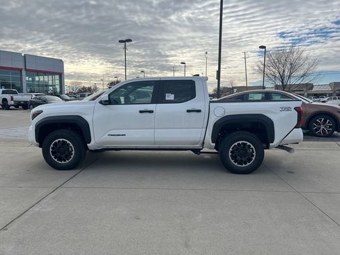 New 2026 Toyota Tacoma TRD Off-Road image 2
