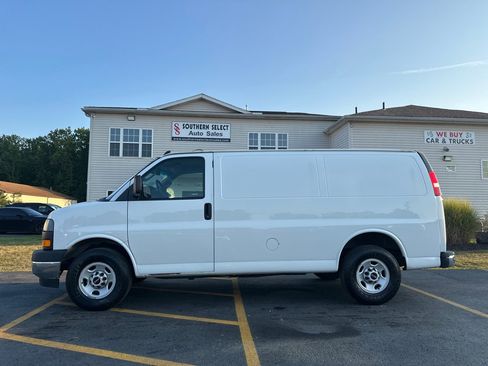 Used 2019 GMC Savana 2500 w/ Driver Convenience Package image 1