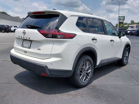Used 2024 Nissan Rogue S AWD/4WD image 4