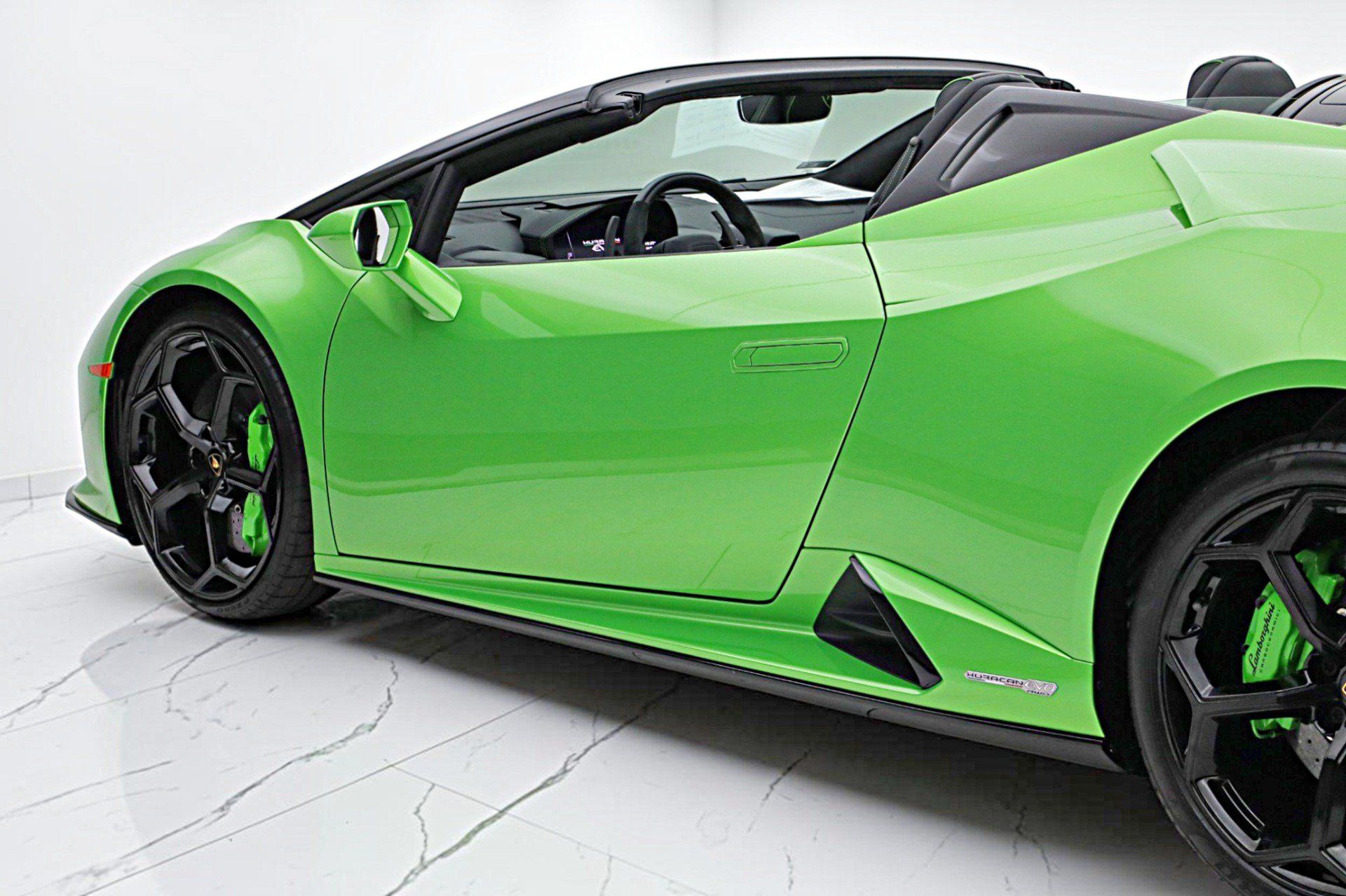 Used 2023 Lamborghini Huracan EVO RWD image 7