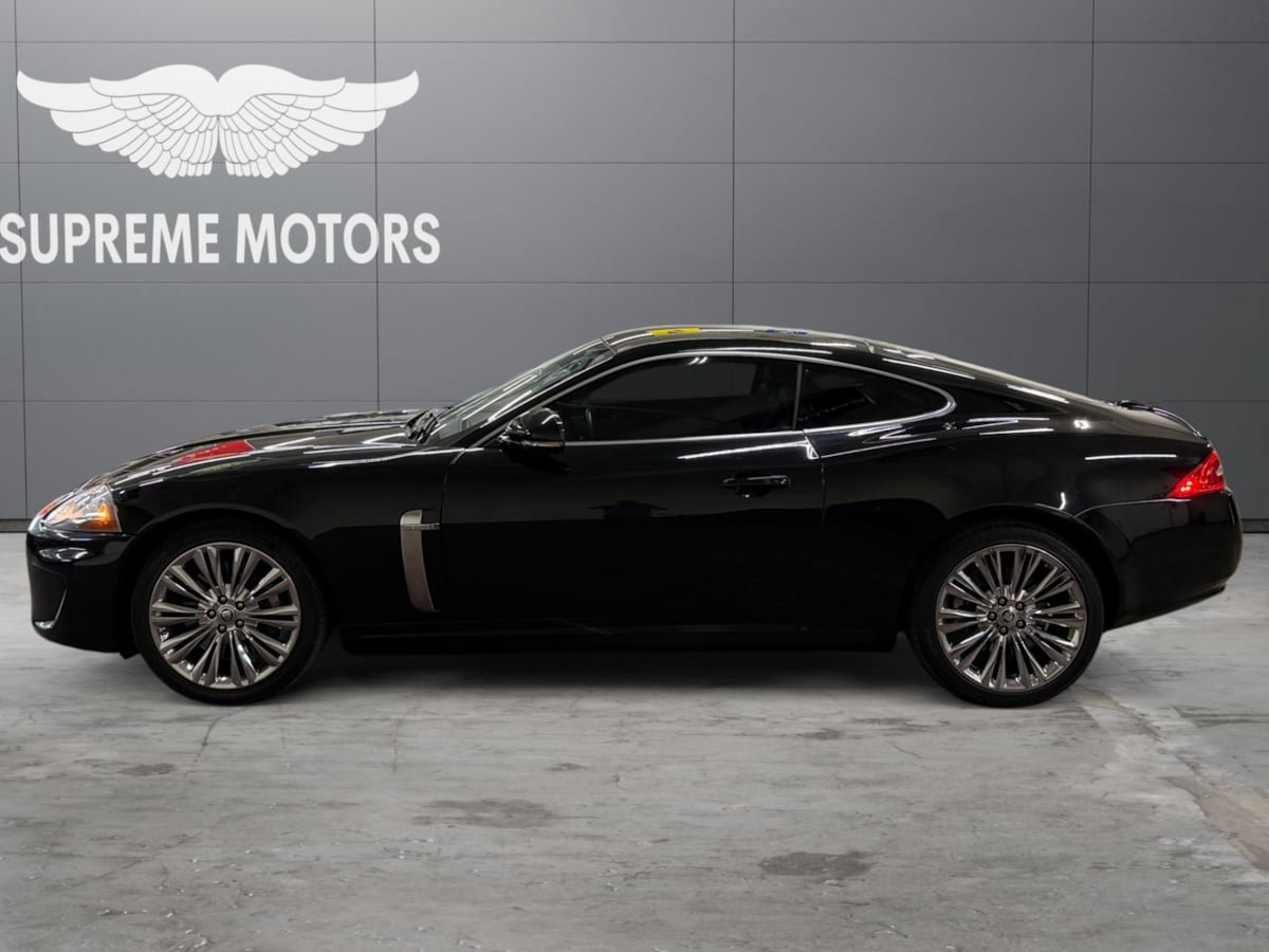 Used 2011 Jaguar XK Coupe RWD image 2