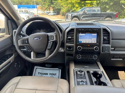 Used 2018 Ford Expedition XLT w/ Equipment Group 202A AWD/4WD image 26