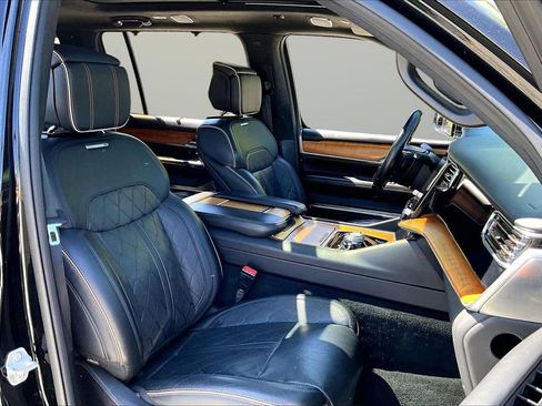 Certified 2022 Jeep Grand Wagoneer Series III AWD/4WD image 24
