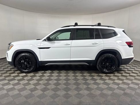 Used 2024 Volkswagen Atlas Peak Edition SE AWD/4WD image 7
