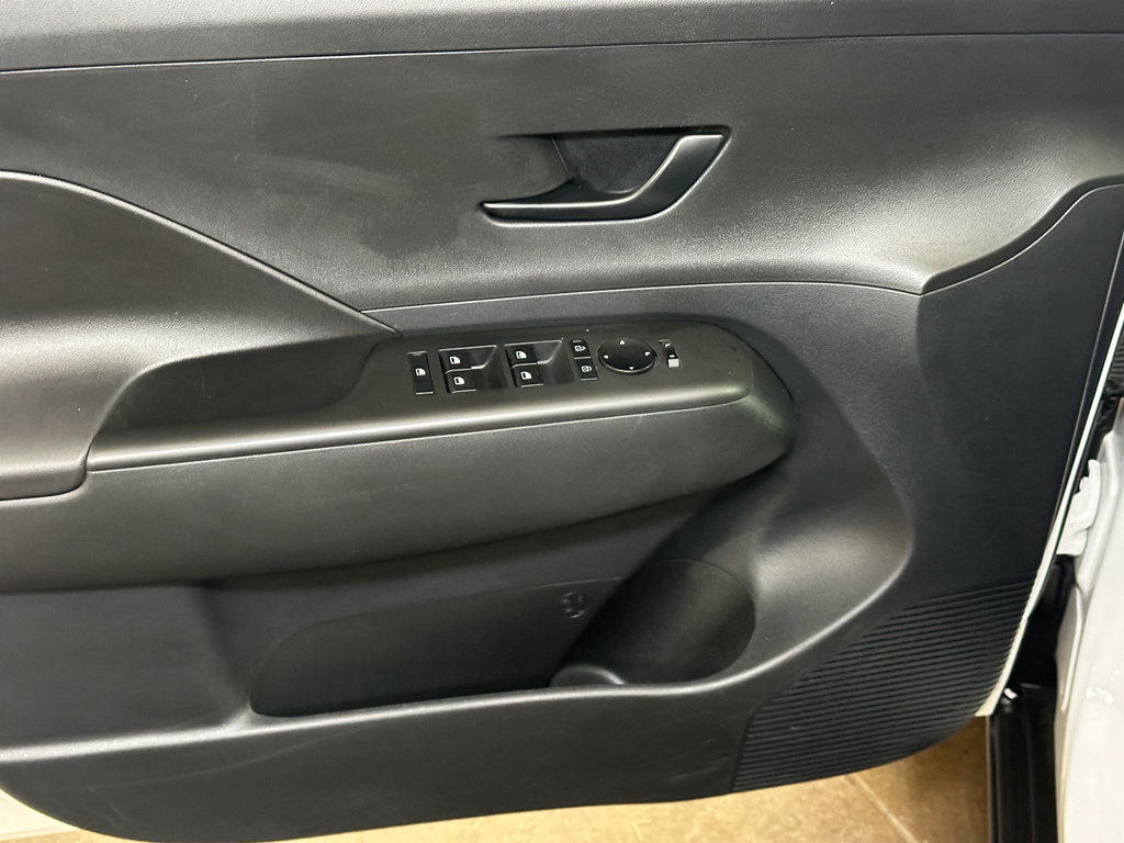 Used 2024 Hyundai Kona SEL AWD/4WD image 18