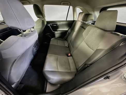 Used 2022 Toyota RAV4 XLE AWD/4WD image 28