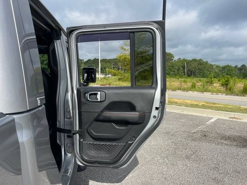 Used 2021 Jeep Gladiator Mojave AWD/4WD image 52