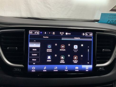 Used 2025 Chrysler Pacifica Select FWD image 36