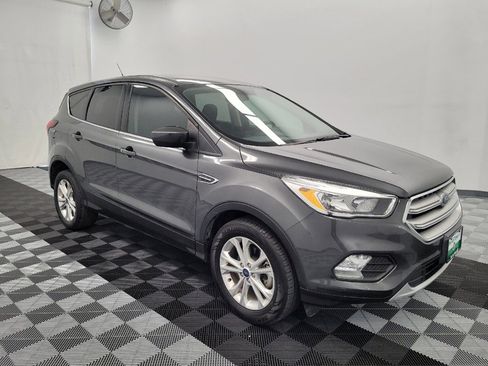Used 2019 Ford Escape SE FWD image 11