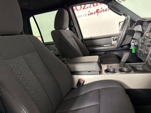 Used 2015 Ford Expedition XLT RWD image 16